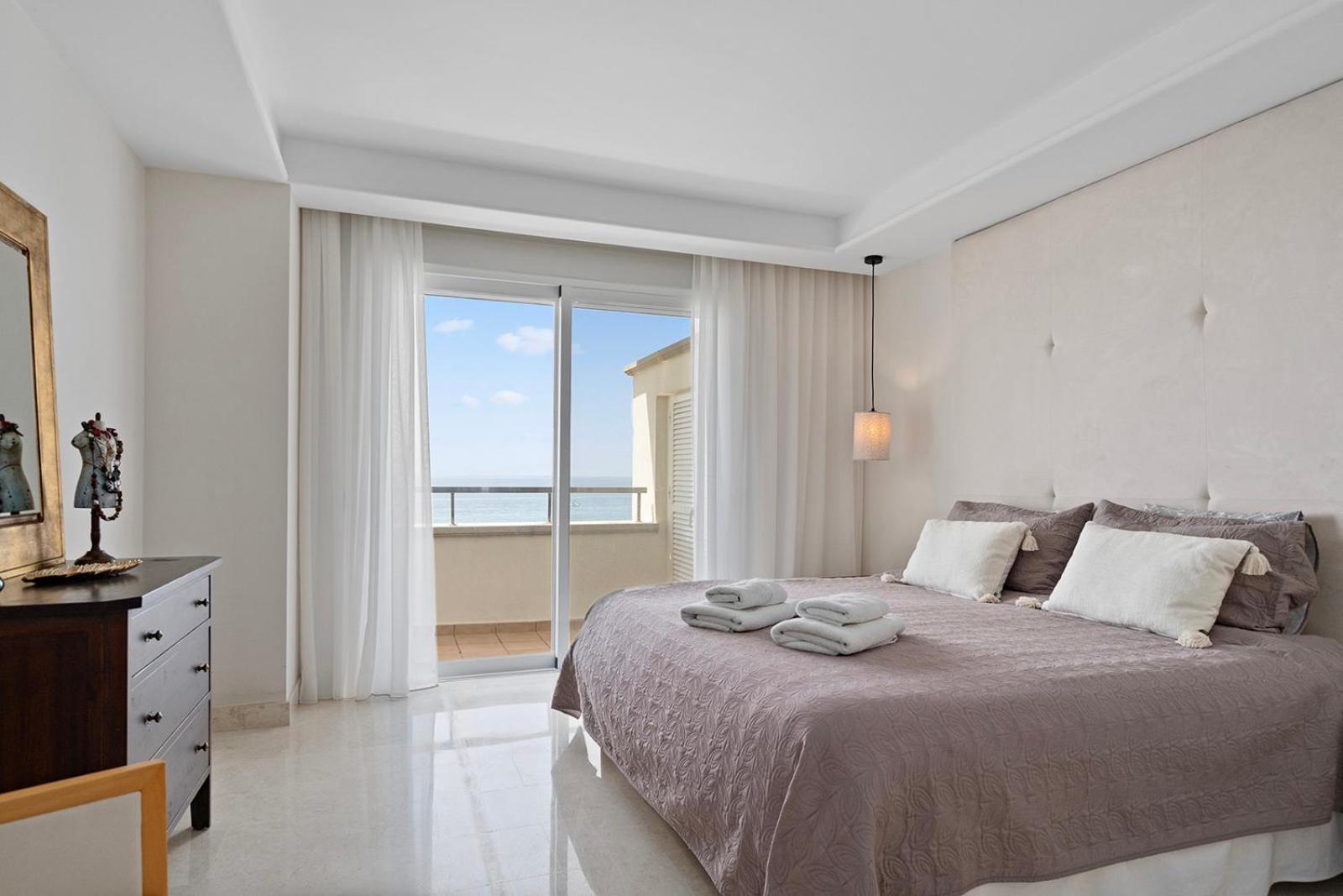 Front line beach luxury apartment in Heaven Beach Estepona Extérieur photo