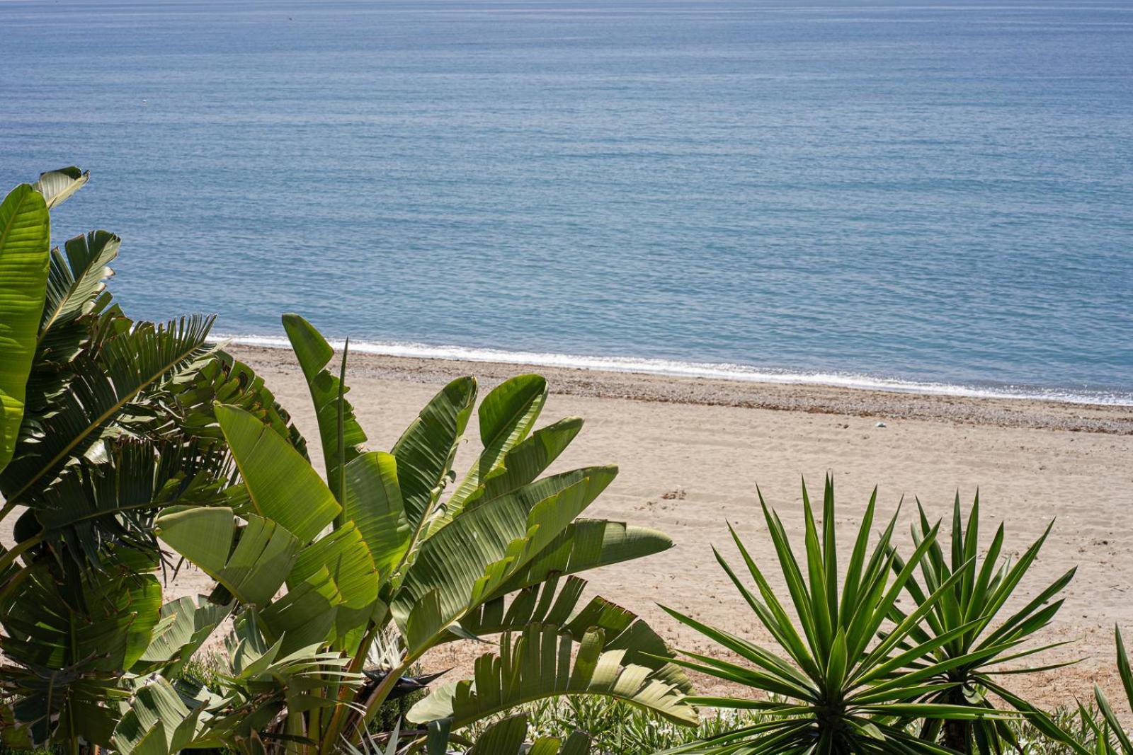 Front line beach luxury apartment in Heaven Beach Estepona Extérieur photo